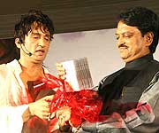 Shekar Suman and Chief Minister Shri Vilasrao Deshmukh